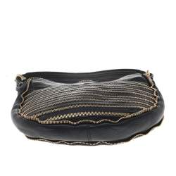 Pre Owned Burberry Black Leather Zipped Detail Malika Hobo