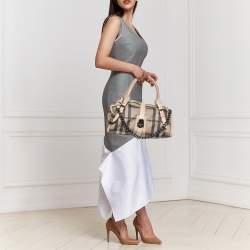 Pre Owned حقيبة بربري باولر بارتو بي في سي كاروهات وجلد رصاصي مدخن / وبيج