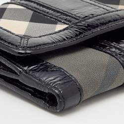 Pre Owned Burberry Black/Grey Beat Check Nylon And Patent Leather Penrose Compact Wallet