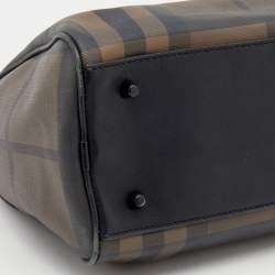 مملوكة مسبقًا حقيبة دوفيل بربري تشيستر جلد وبي في سي كاروهات مدخن بني / أسود