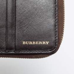 Pre Owned Burberry Beige/Brown Haymarket Check PVC and Leather Zip Around Wallet