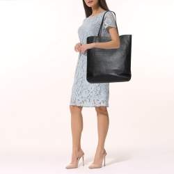 مملوكة مسبقًا Burberry Black Leather Remington Shopper Tote