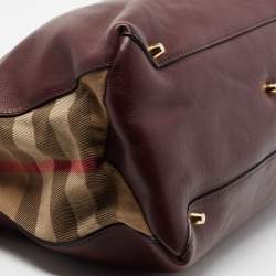 مملوكة مسبقًا Burberry Burgundy Leather and House Check Canvas Medium Banner Tote