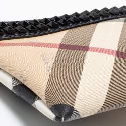 مملوكة مسبقًا Burberry Beige/Black Nova Check PVC and Patent Leather Studded Wristlet Clutch