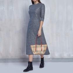 Pre Owned حقيبة يد توتس بربري سالزبوري هايماركت جلد وبي في سي كاروهات بيج / ذهبي صغيرة 