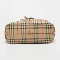 مملوكة مسبقًا Burberry Gold/Beige Laser Cut Haymarket Check Coated Canvas and Leather Drawstring Shoulder Bag