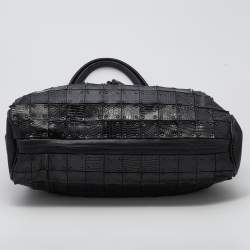 مملوكة مسبقًا Burberry Black Lizard Embossed Leather Patchwork Drawstring Bag