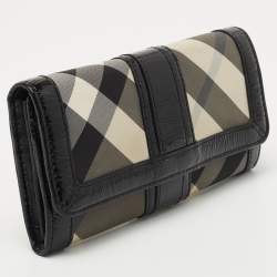 مملوكة مسبقًا Burberry Black Beat Check Nylon and Patent Leather Penrose Continental Wallet