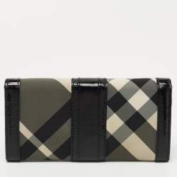 مملوكة مسبقًا Burberry Black Beat Check Nylon and Patent Leather Penrose Continental Wallet