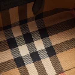 Pre Owned حقيبة يد توتس بربري بانير قماش كاروهات هاوس وجلد أسود/ بيج صغيرة