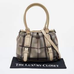 مملوكة مسبقًا حقيبة يد توتس بربري نورث فيلد جلد وبي في سي كاروهات سموك بيج