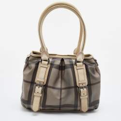 مملوكة مسبقًا حقيبة يد توتس بربري نورث فيلد جلد وبي في سي كاروهات سموك بيج