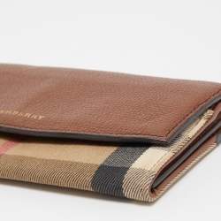 Pre Owned Burberry Brown/Beige House Check Canvas and Leather Flap Continental Wallet