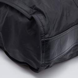 مملوكة مسبقًا Burberry Black Nylon and Leather Buckleigh Tote