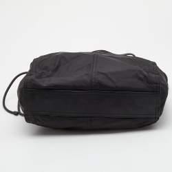 مملوكة مسبقًا حقيبة يد توتس بربري بوكليه جلد ونايلون كاروهات نوفا أسود/أزرق كحلي 