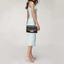 مملوكة مسبقًا Burberry Black House Check Canvas and Leather Abbott Shoulder Bag