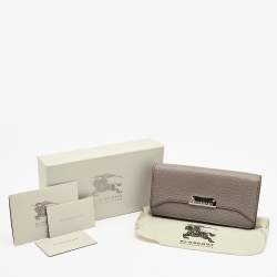 Pre Owned Burberry Beige Leather Flap Continental Wallet