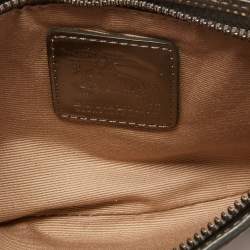 مملوكة مسبقًا حقيبة كلتش بربري بربري جلد لامع و كانفاس مقوى كاروهات نوفا بيج/عنابي مطبوعة نجوم بسحاب وحمالة معصم