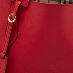 Pre Owned Burberry Red/Beige Haymarket Leather Reversible Lavenby Tote
