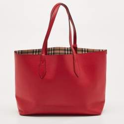 Pre Owned Burberry Red/Beige Haymarket Leather Reversible Lavenby Tote