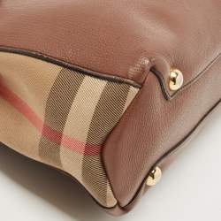Pre Owned Burberry Brown/Beige House Check Fabric and Leather Small Banner Tote