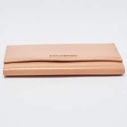 Pre Owned Burberry Coral Patent Leather Flap Continental Wallet