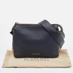 مملوكة مسبقًا حقيبة كروس بربري هلمسلي جلد سوداء