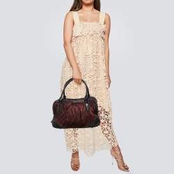 مملوكة مسبقًا حقيبة بربري جلد ونايلون نوفاتشيك أسود بسحاب مزدوج