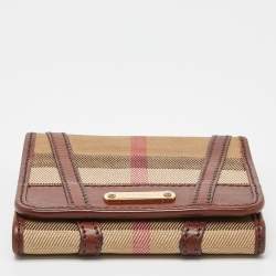 مملوكة مسبقًا محفظة بربري ليغتون متوسطة قماس كاروهات هاوس بنية