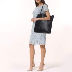 مملوكة مسبقًا حقيبة يد بربري شوبر ريمينجتون جلد سوداء 