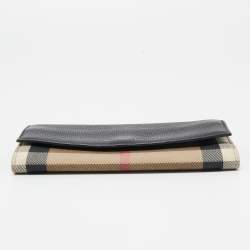 مملوكة مسبقًا محفظة كونتيننتال بربري كانفاس ك اروهات هاوس تشيك وجلد أسود/ بيج بقلاب 