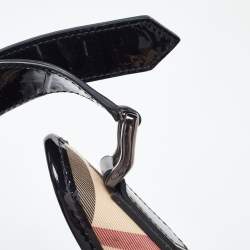 Pre Owned Burberry Beige/Black Nova Check PVC and Patent Leather Brooke Hobo