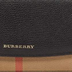 Pre Owned محفظة كونتيننتال بربري كانفاس كاروهات هاوس تشيك وجلد أسود/ بيج بقلاب 
