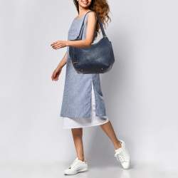 مملوكة مسبقًا Burberry Navy Blue Embossed Leather Canterbury Tote