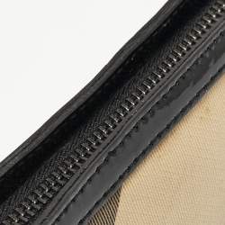 مملوكة مسبقًا حقيبة كلتش بربري بربري جلد لامع و كانفاس مقوى كاروهات نوفا بيج/عنابي مطبوعة نجوم بسحاب وحمالة معصم