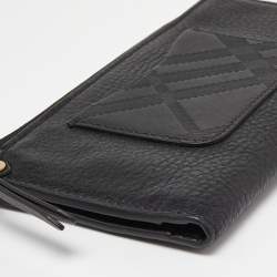 Pre Owned Burberry Black Leather Zip Bifold Wallet