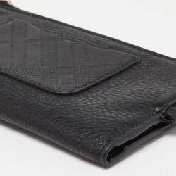Pre Owned Burberry Black Leather Zip Bifold Wallet