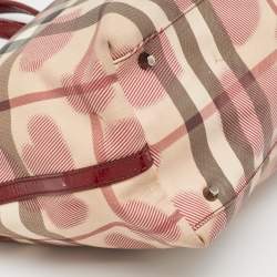 مملوكة مسبقًا Burberry Burgundy/Beige Heart Print Check PVC and Patent Leather Brit Tote