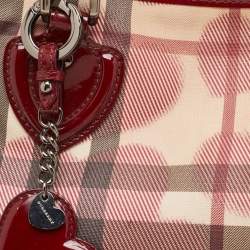 مملوكة مسبقًا Burberry Burgundy/Beige Heart Print Check PVC and Patent Leather Brit Tote