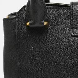 مملوكة مسبقًا Burberry Black Leather Buckle Flap Tote