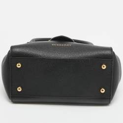 مملوكة مسبقًا Burberry Black Leather Buckle Flap Tote