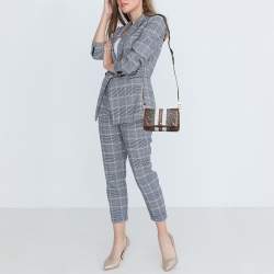 مملوكة مسبقًا حقيبة كروس بربري هاكبيري كانفاس مونوغرامي TB بني وجلد