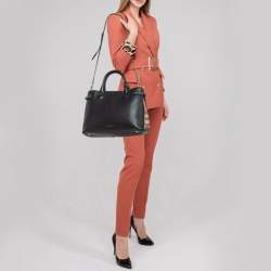 Pre Owned Burberry Black/Beige Leather and House Check Fabric Medium Banner Tote