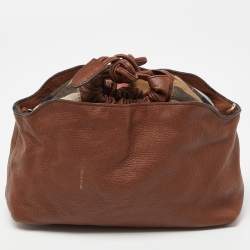 مملوكة مسبقًا حقيبة كروس بربري ليتل كراش كانفاس وجلد بني/بيجإحتكاكات