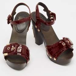 Burberry Burgundy Quilted Patent Leather Buckle Detail Platform Slingback Sandals Size 38