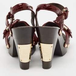 Burberry Burgundy Quilted Patent Leather Buckle Detail Platform Slingback Sandals Size 38