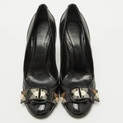 Pre Owned Burberry Black Patent Leather Buckle Detail Pumps Size 39