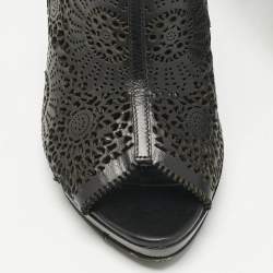 Burberry Black Laser Cut Leather Caythorpe Ankle Booties Size 39