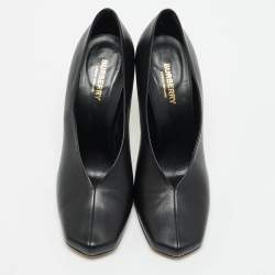Pre Owned Burberry Black Leather Baby Pumps Size 39
