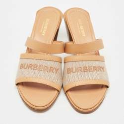 Pre Owned صندل سلايد بربري قماش وجلدي بني فاتح مقاس 38